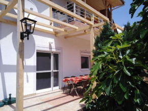 Ferienhaus mit Pool, Wlan direkt am See